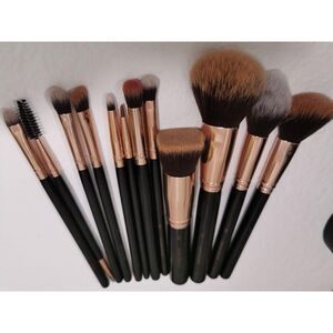 Niré Beauty 15piece Black Rose Gold Makeup Brush Set & Beauty Blender With Case
